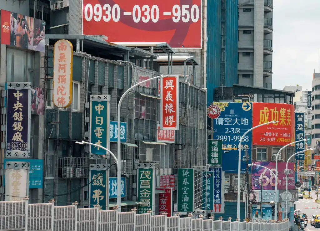 从镜片材质到镀膜工艺：近视太阳镜定制方案的技术要点