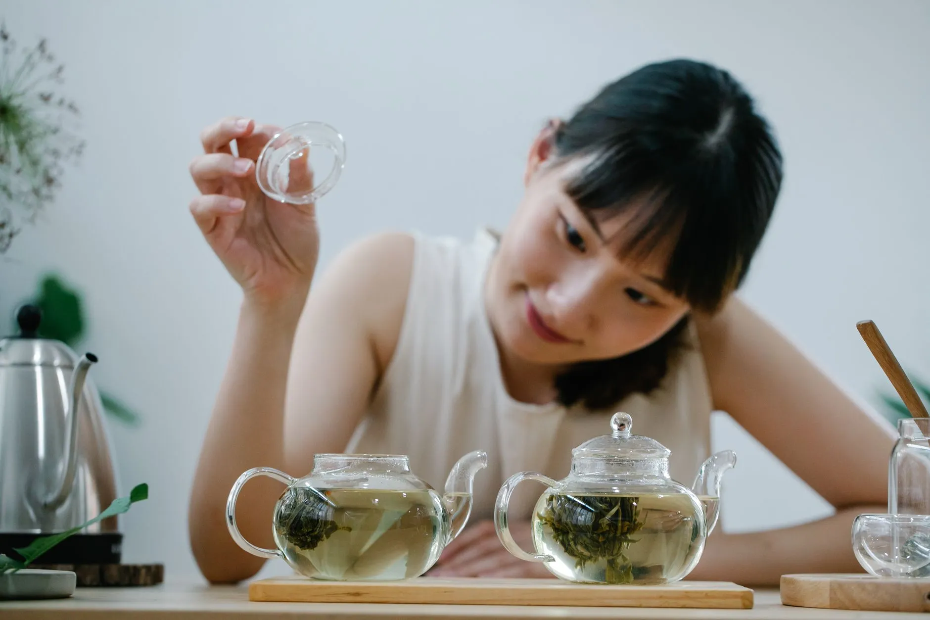 美笈光学偏光太阳镜镜片偏振效能与偏光角度参数解析